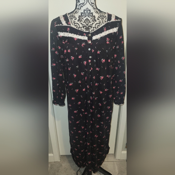 Eileen West Long Sleeve Maxi Nightgown Black With Red Rose Print Sz Small - Picture 1 of 6